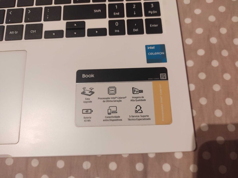 Notebook sem novo em ótimo estado de conservação