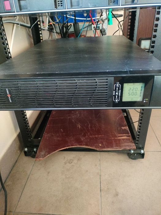 online UPS Logic Power 2000VA