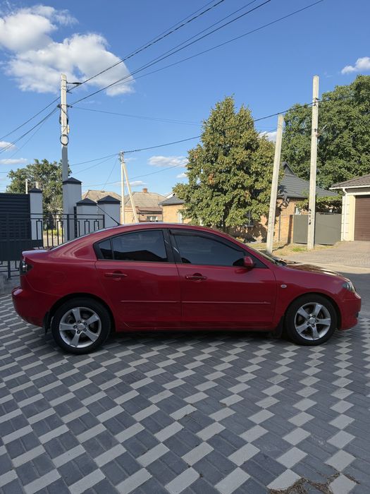 Продам Mazda 3.