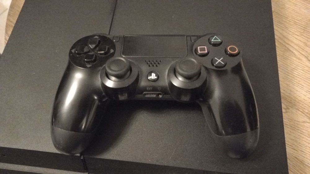 Konsola PlayStation 4 + oryginalny pad + gra Assasins Creed Valhalla PS4 FAT