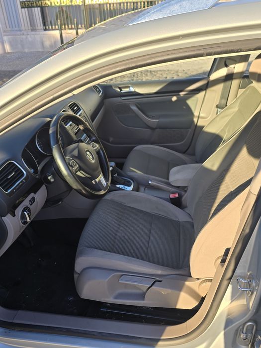 VW Golf Variant 1.6 TDI DSG Automático