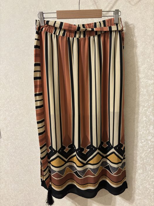 Спідниця міді Н&М