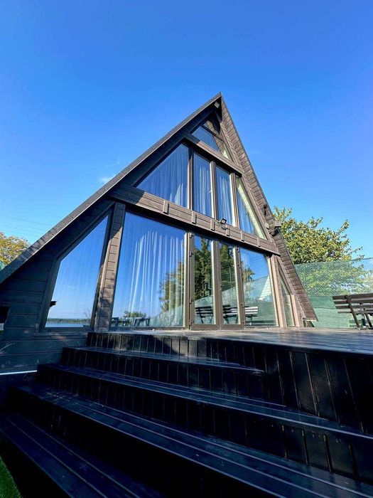 Будинок для відпочинку чи бізнесу на березі водойми_M