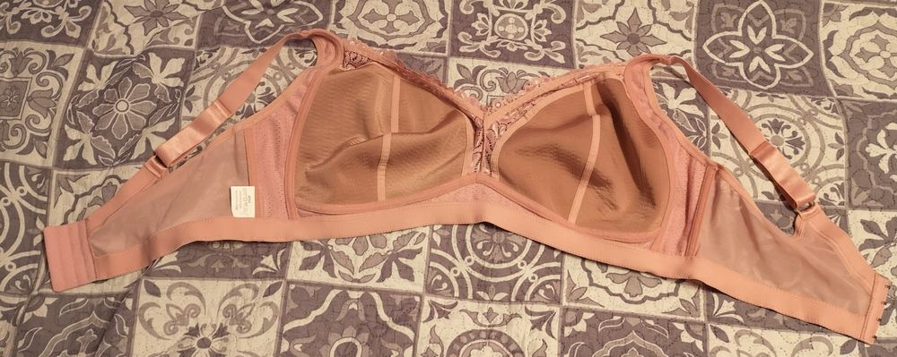 Nowy biustonosz pudrowy róż 110F