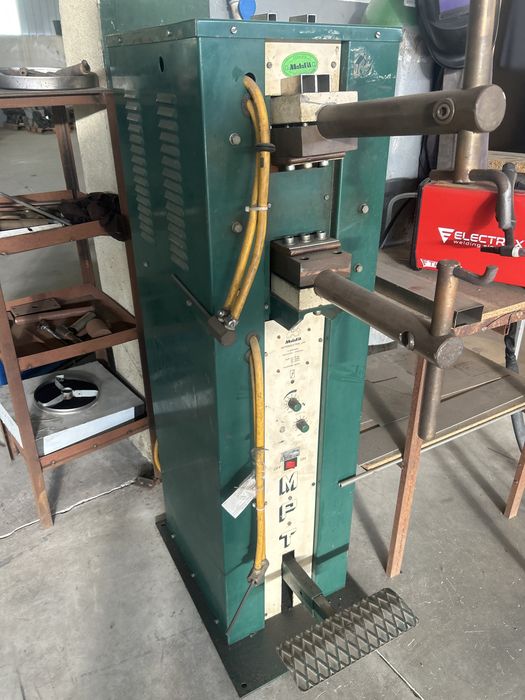 Maquina de soldar por pontos Motofil