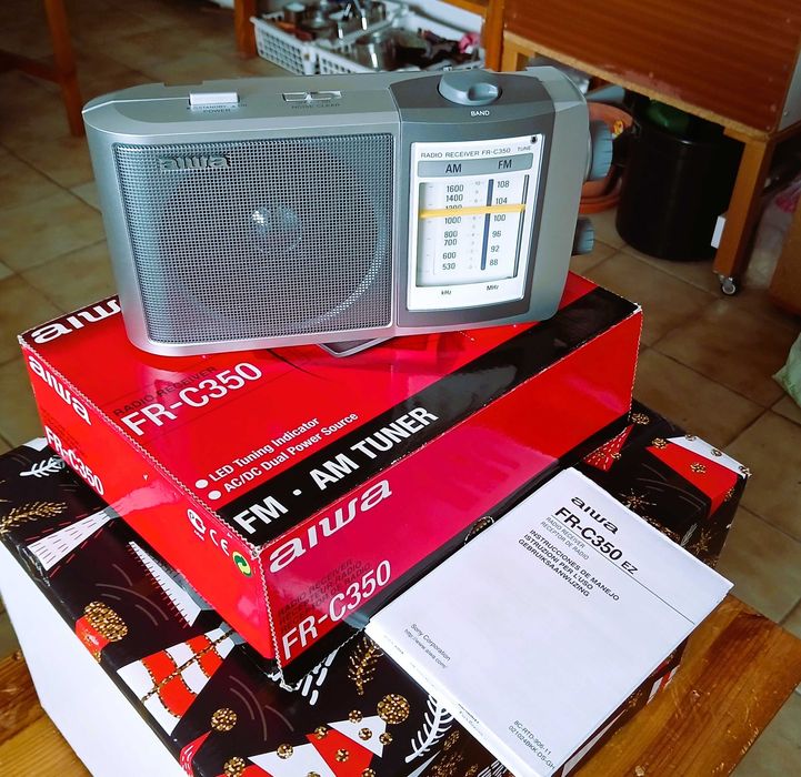 Rádio Aiwa modelo FR C350