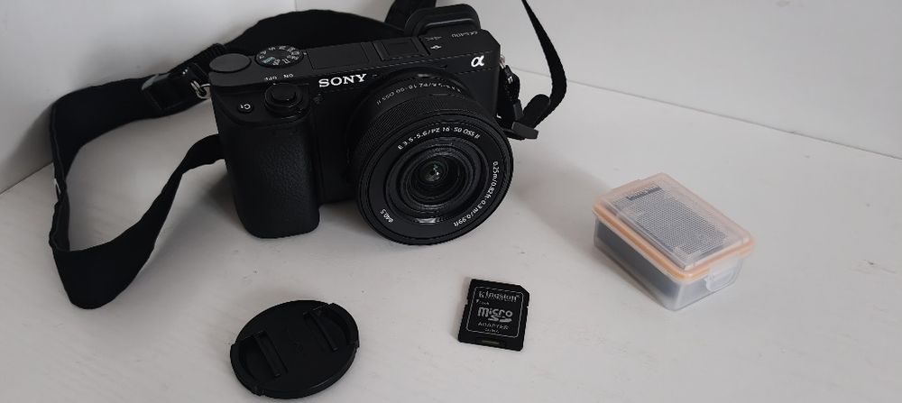 Sony a6400 + 16-50mm f 3.5-5.6 OSSII