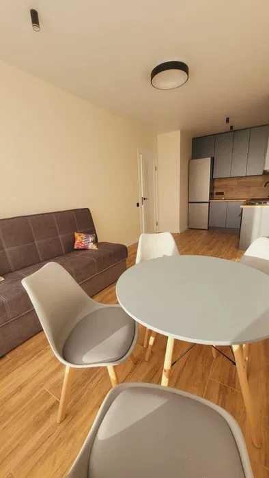 Подобова оренда в районі податкового університету ЖК Нові метри Center