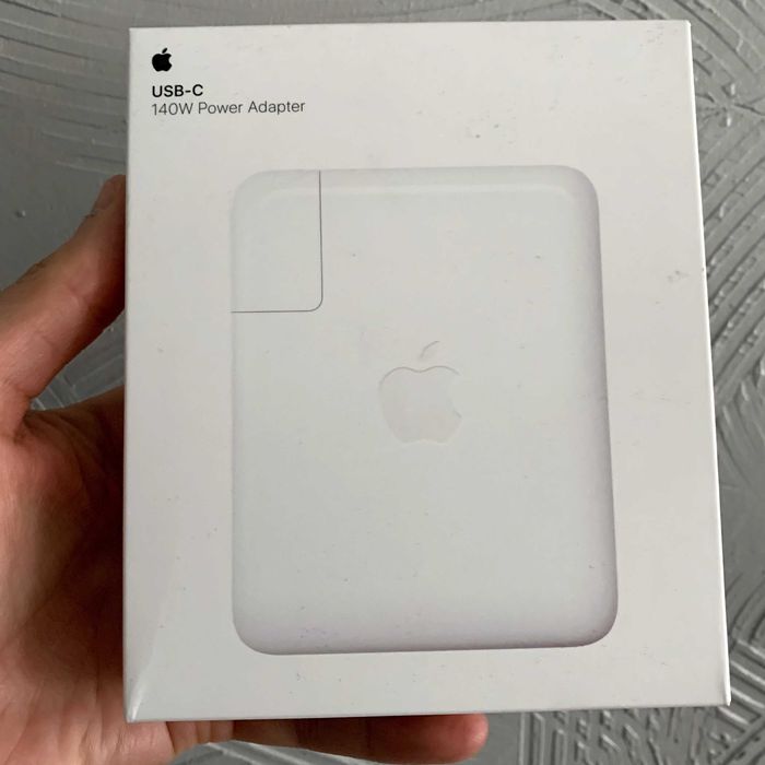 Зарядний пристрій Apple 140W USB C Power Adapter оригінал
