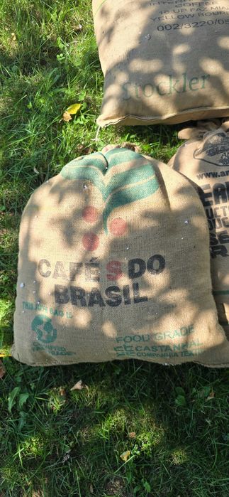 jutowa poduszka ogrodowa, pufy ogrodowe, worki jutowe