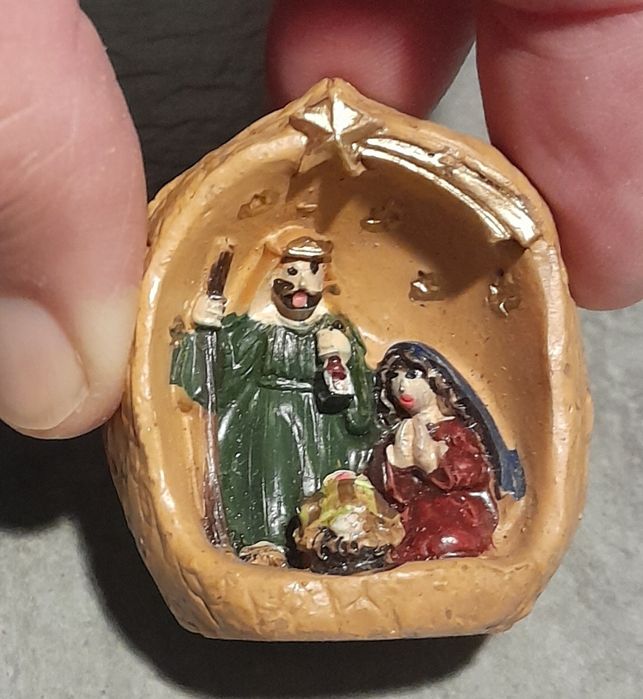 Presépio miniatura em noz, novo!