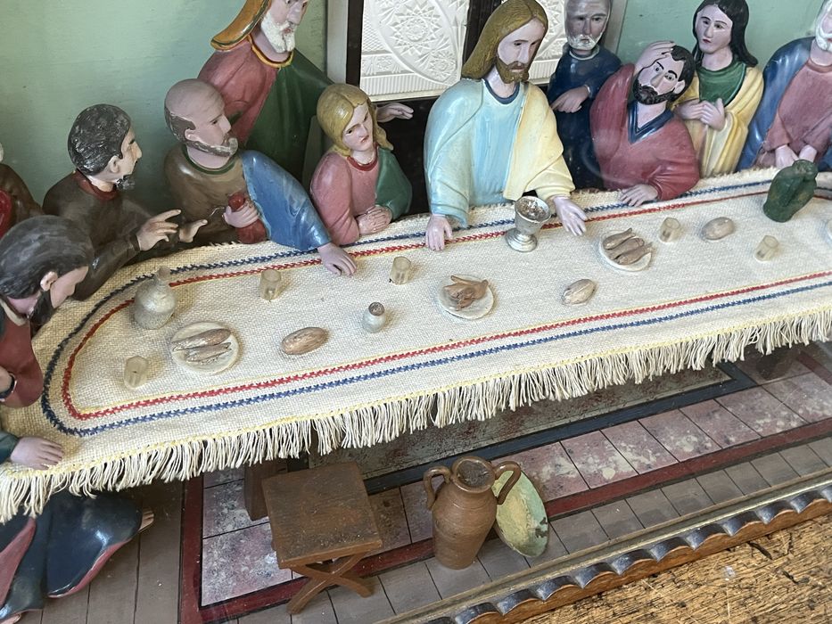 Ultima Ceia, Artesanato nacional em madeira pintada