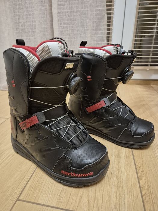 Damskie buty snowboardowe Northwave r. 37.5