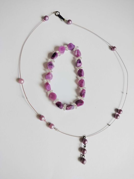 naszyjnik i bransoletka w fiolecie