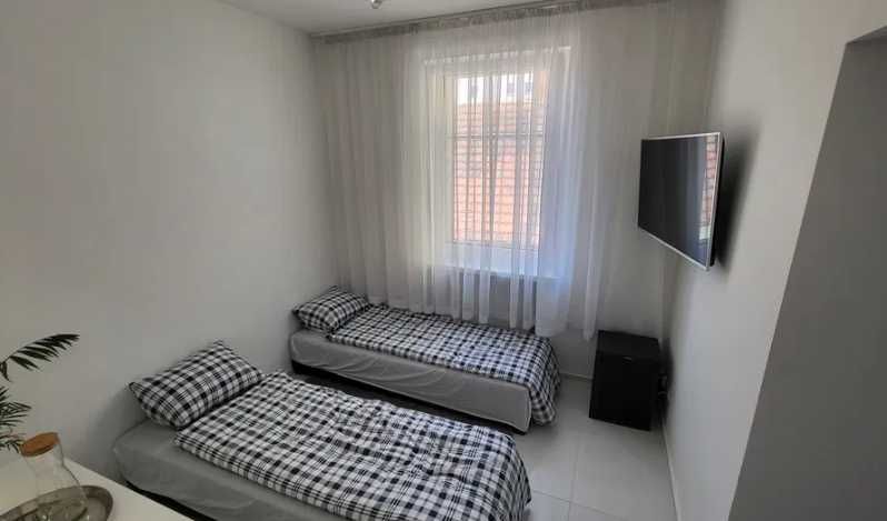 Чудовий Київський Хостел! Метро Шулявська Берестейська Нивки! Дешево!