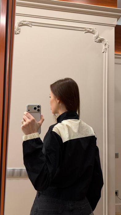 Ветровка женская