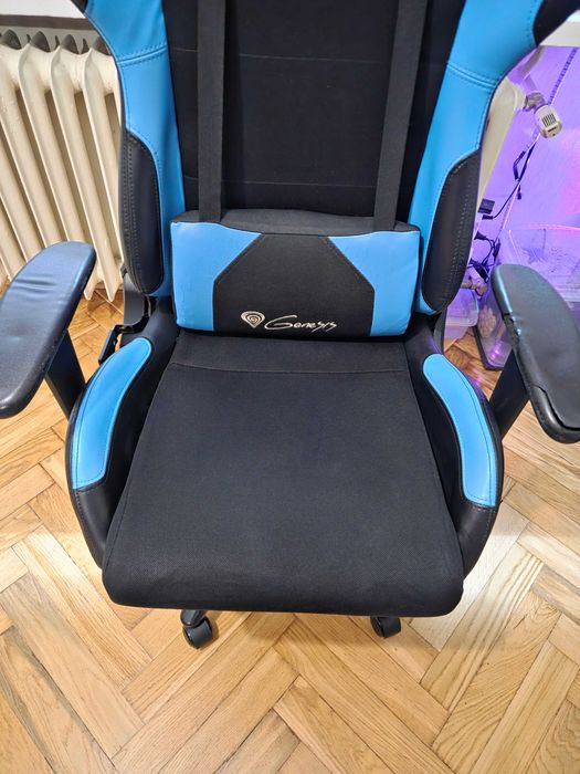 Fotel gamingowy dla gracza Genesis Nitro 550 Czarno niebieski Tilt (bujanie)