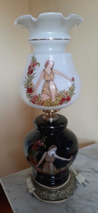 2 Candeeiros um em bronze,