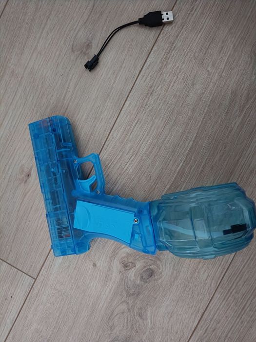 elektryczny pistolet na wodę