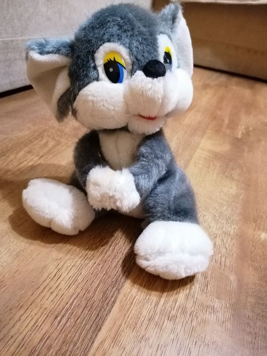 Продам детские игрушки (игрушка на коляску,юла, мягкие игрушки)