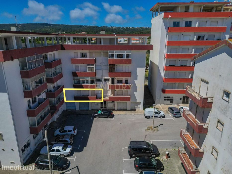 Apartamento T3 com Vista Mar, Garagem de Grande Potencial e Terraço Co