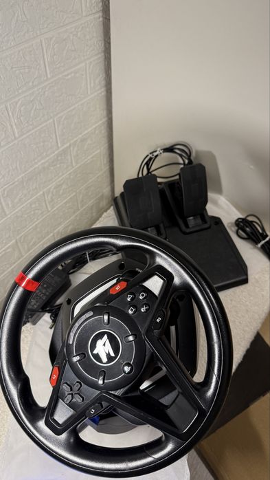 Volante e Pedais THRUSTMASTER T128