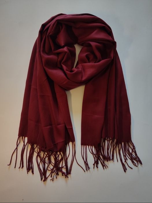 Szalik bordowy damski cienki na jesień/wiosnę NOWY z frędzlami