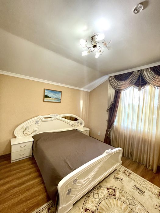 Будинок-герой, бо ж єдиний в своєму роді! 6 кімн. + гостьовий + гараж!