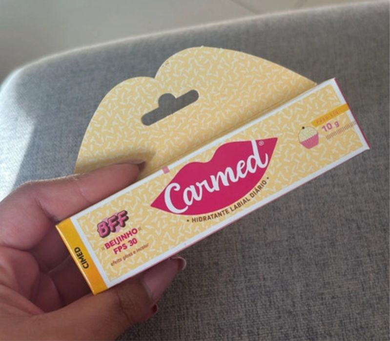 Carmed brilho labial