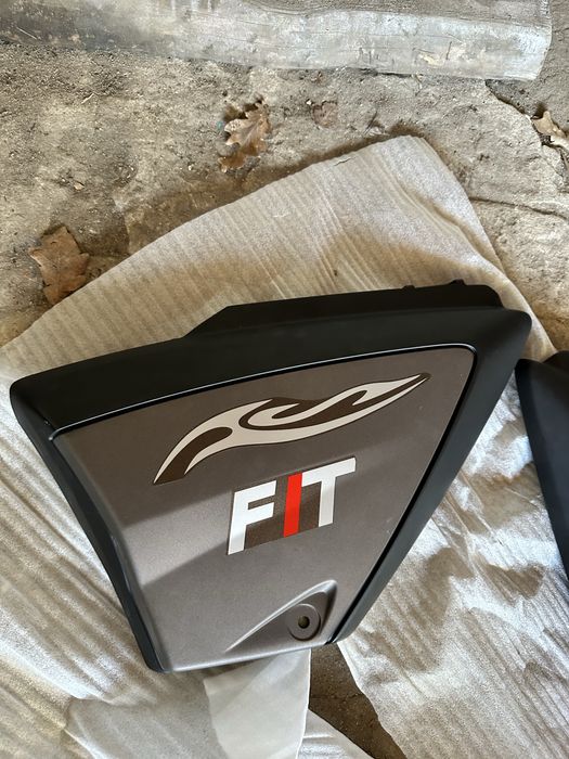 Переднє крило і бокові щитки на мустанг 125 фіт