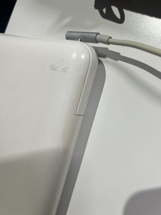 Apple MacBook White Mid 2010 A1342
