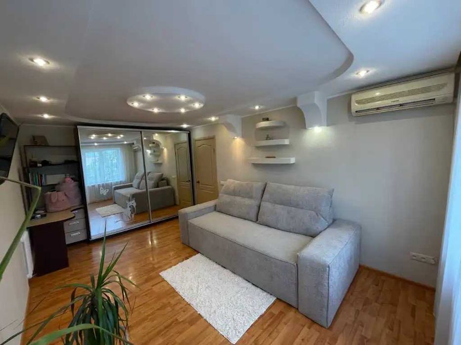 Продам уютную с ремонтом 1кв ж/м Солнечный ул Прогрессивная