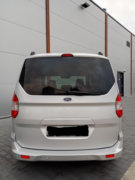 Ford tourneo courier