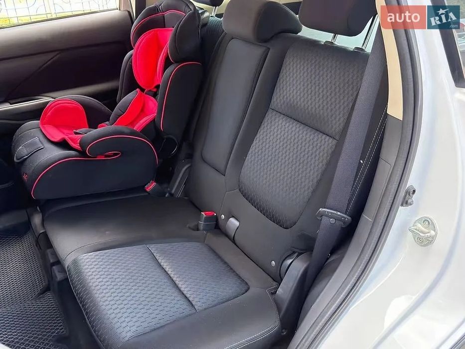 Mitsubishi outlander lll