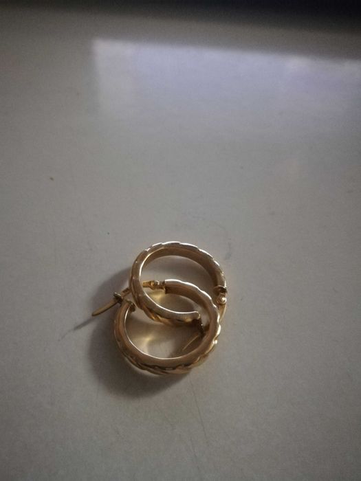 Złote kolczyki jak nowe, 585, 1,66g, 20mm średnica, nie złom.