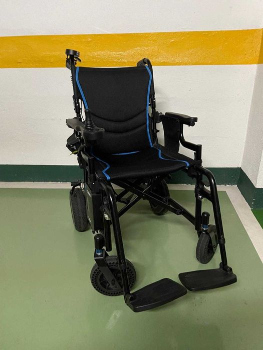Cadeira de rodas elétrica