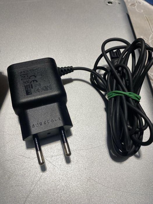 Електробритва Philips Series 1000