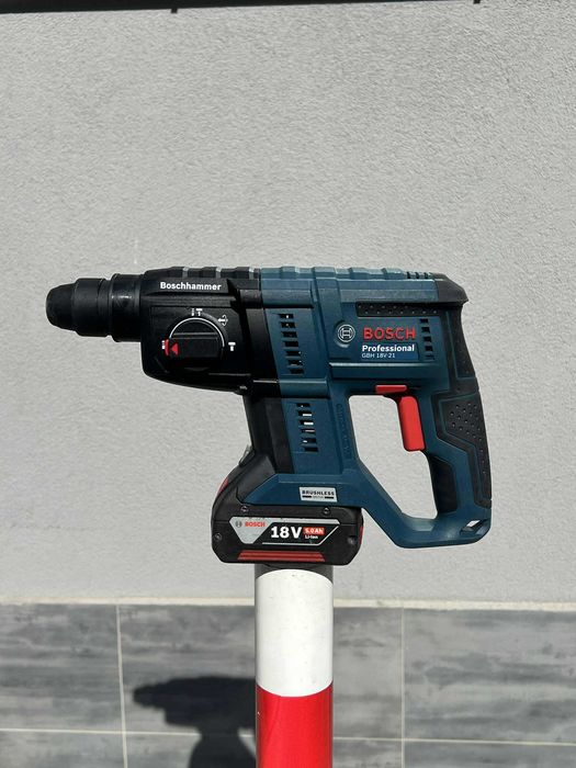 Młotowiertarka Bosch GBH 18V-21 + bat 5Ah, powystawowy/Komis Krzysiek