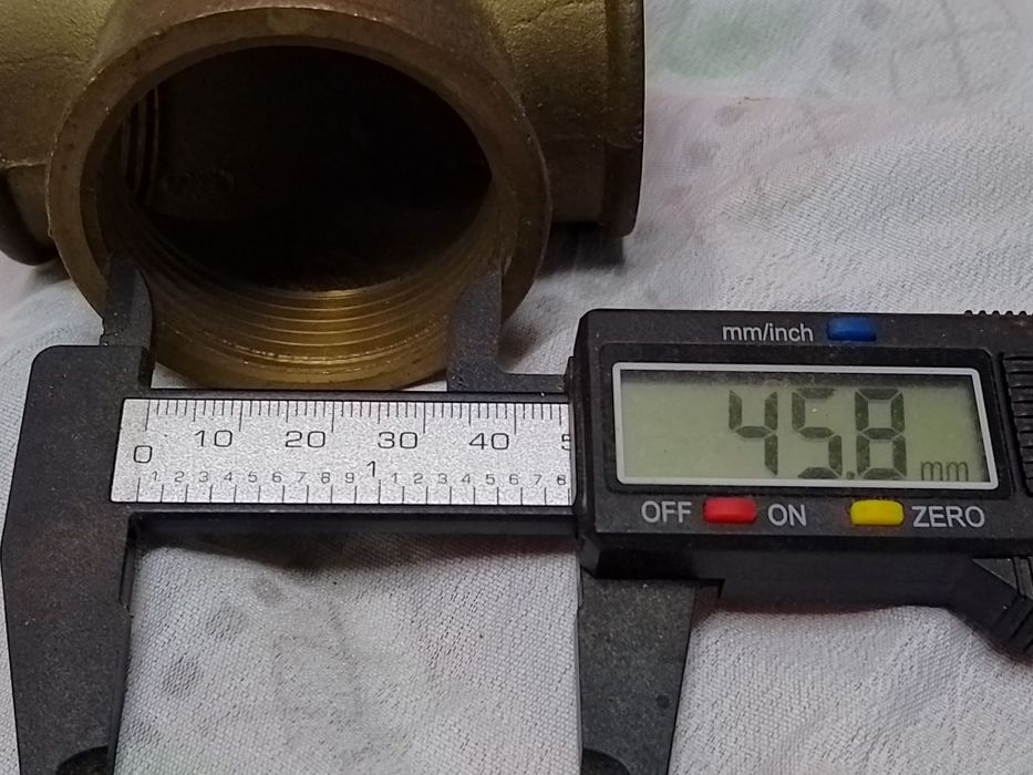 Tê em Latão 1 1/2" BSP Fêmea (Novo)