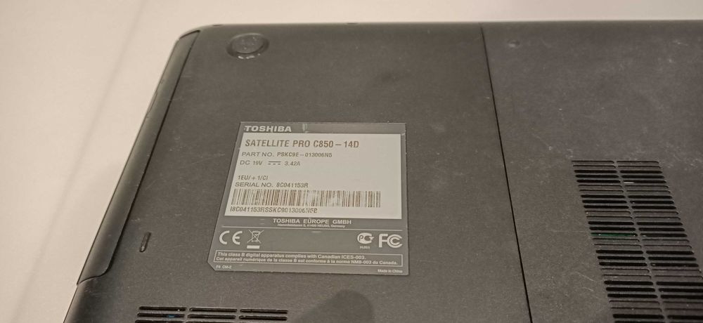 Toshiba Satelite C850 Intel Celeron B820 / 8GB RAM / 320 GB HDD
