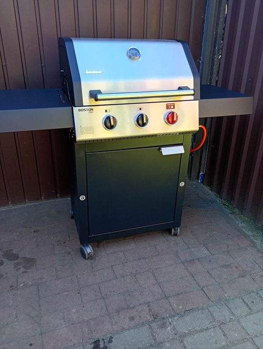 Duży grill gazowy