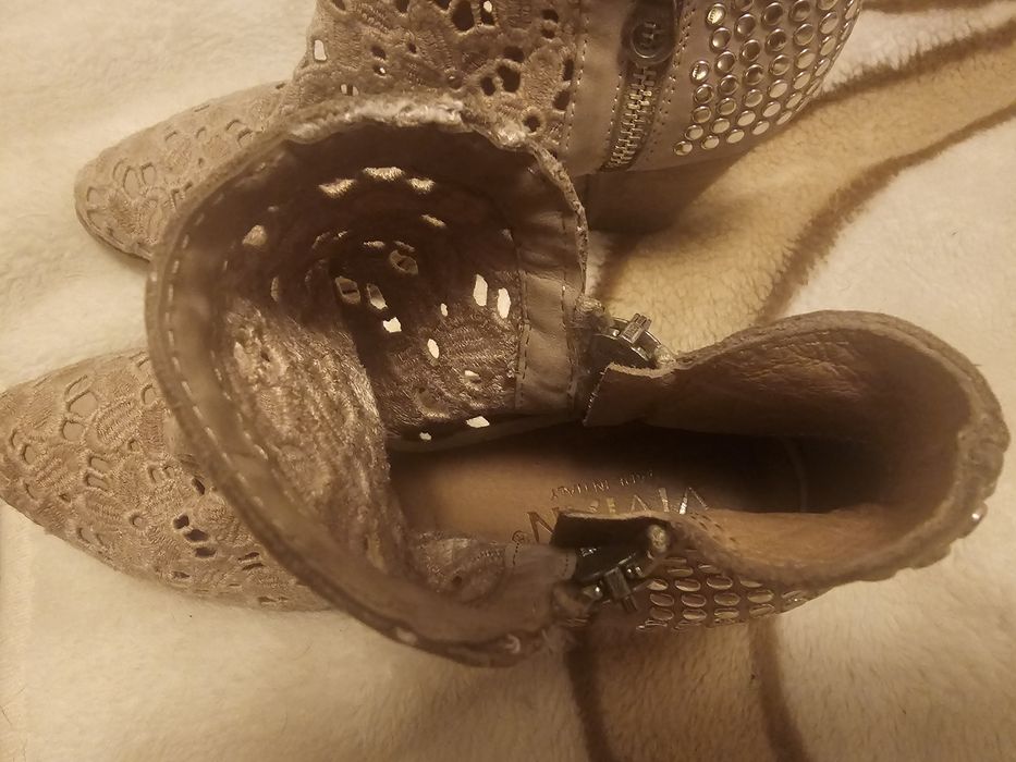 Skórzane zamszowe boti