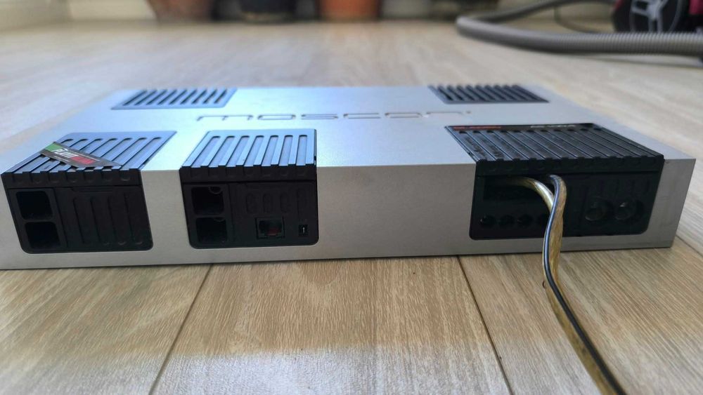 Mosconi Gladen AS 100.4S Amplificador Car Audio
