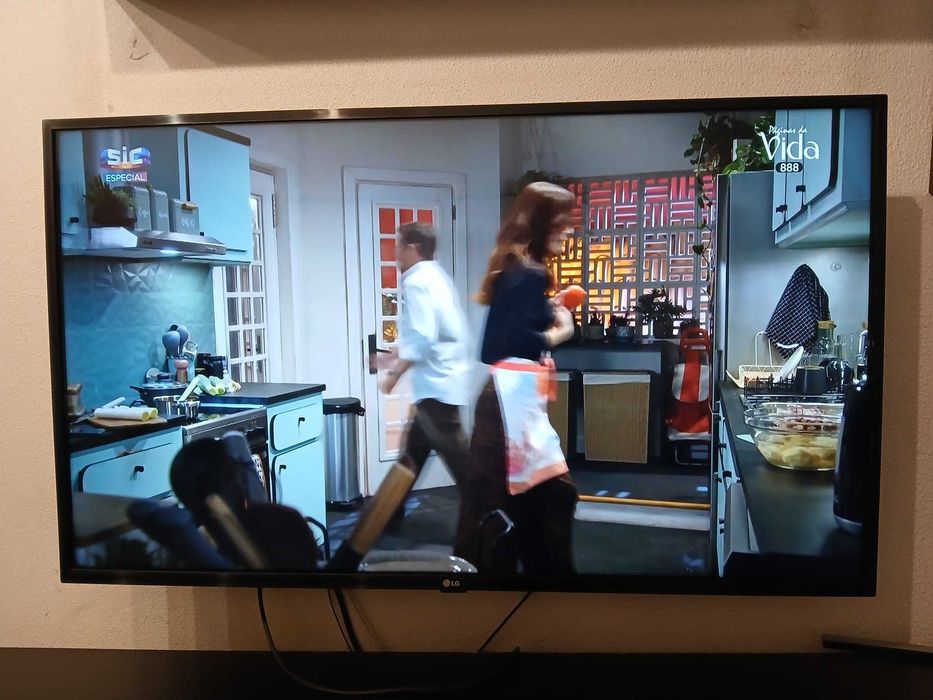 televisor LG para hotelaria ou doméstico 43" fabricado em 2022