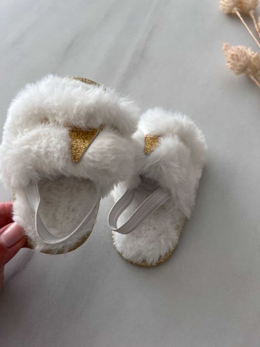 Klapki "hotelowe" buciki niemowlęce unisex biało złote r 18/19 Unisex