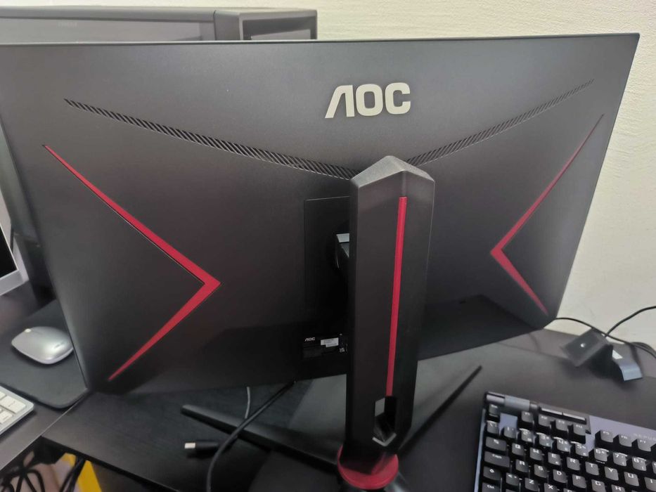 Monitor gaming AOC 27" FHD - Excelente estado