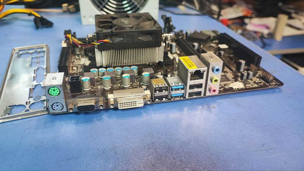 Материнська плата FM2A75M-DGS R2.0 Socket FM2