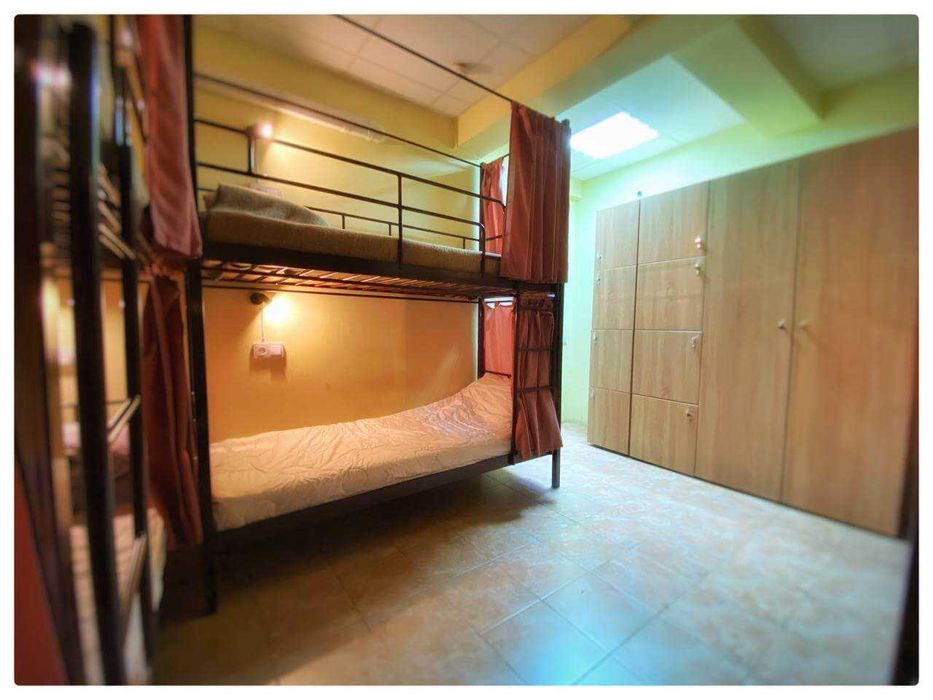 Комфортний хостел з гарним ремонтом. Метро Голосіївська 5 хвилин пішки