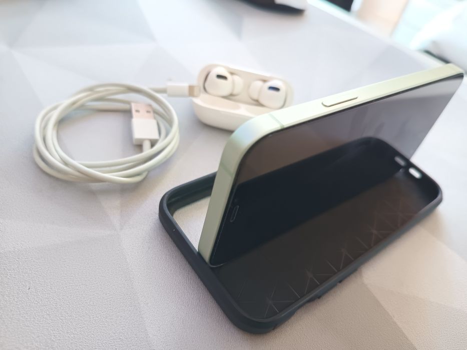 iPhone 12 64gb + słuchawki
