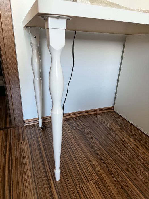 Biurko stolik blat toaletka linnmon ikea z nogami nipen
